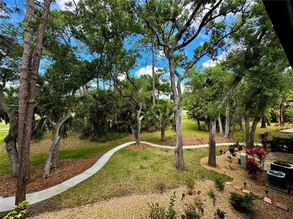 $1,950 | 3031 Quail Hollow Street, Unit 16, Sarasota, FL 34235