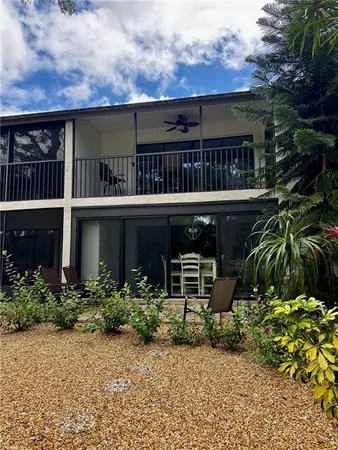 $1,950 | 3031 Quail Hollow Street, Unit 16, Sarasota, FL 34235