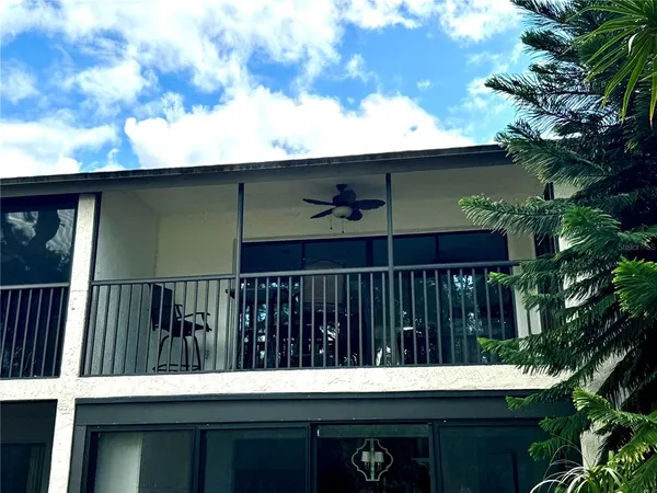 $1,950 | 3031 Quail Hollow Street, Unit 16, Sarasota, FL 34235