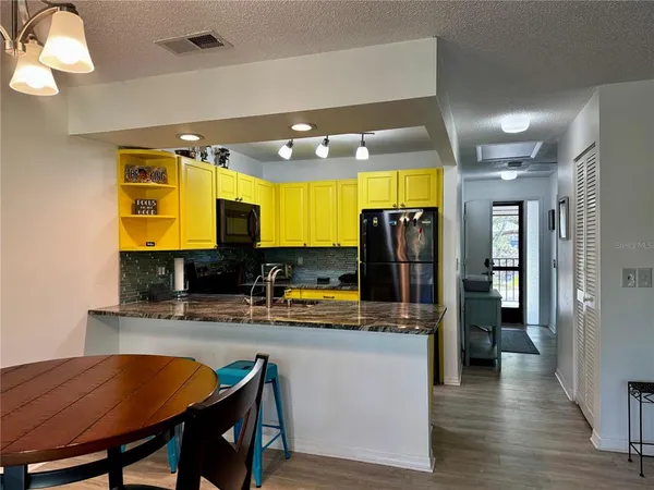 $1,950 | 3031 Quail Hollow Street, Unit 16, Sarasota, FL 34235