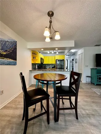 $1,950 | 3031 Quail Hollow Street, Unit 16, Sarasota, FL 34235