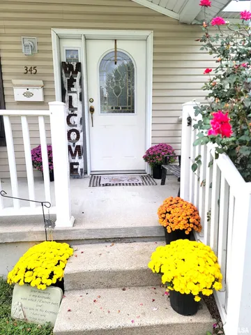 $90,000 | 345 Flora Avenue, Flora, IL 62839