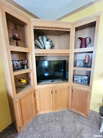 $90,000 | 345 Flora Avenue, Flora, IL 62839