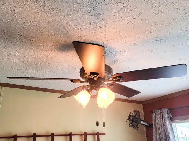 $90,000 | 345 Flora Avenue, Flora, IL 62839