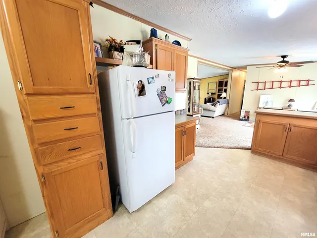 $90,000 | 345 Flora Avenue, Flora, IL 62839