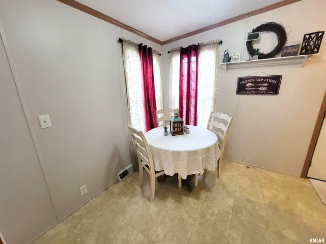 $90,000 | 345 Flora Avenue, Flora, IL 62839