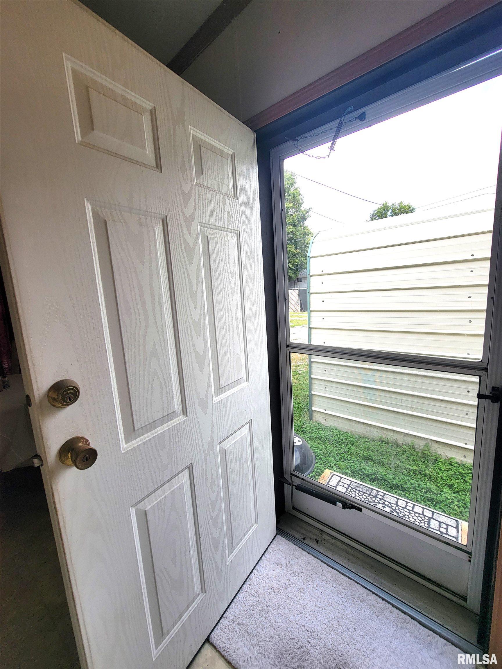 345 Flora Avenue Flora, IL 62839 - Photo 22 of 59