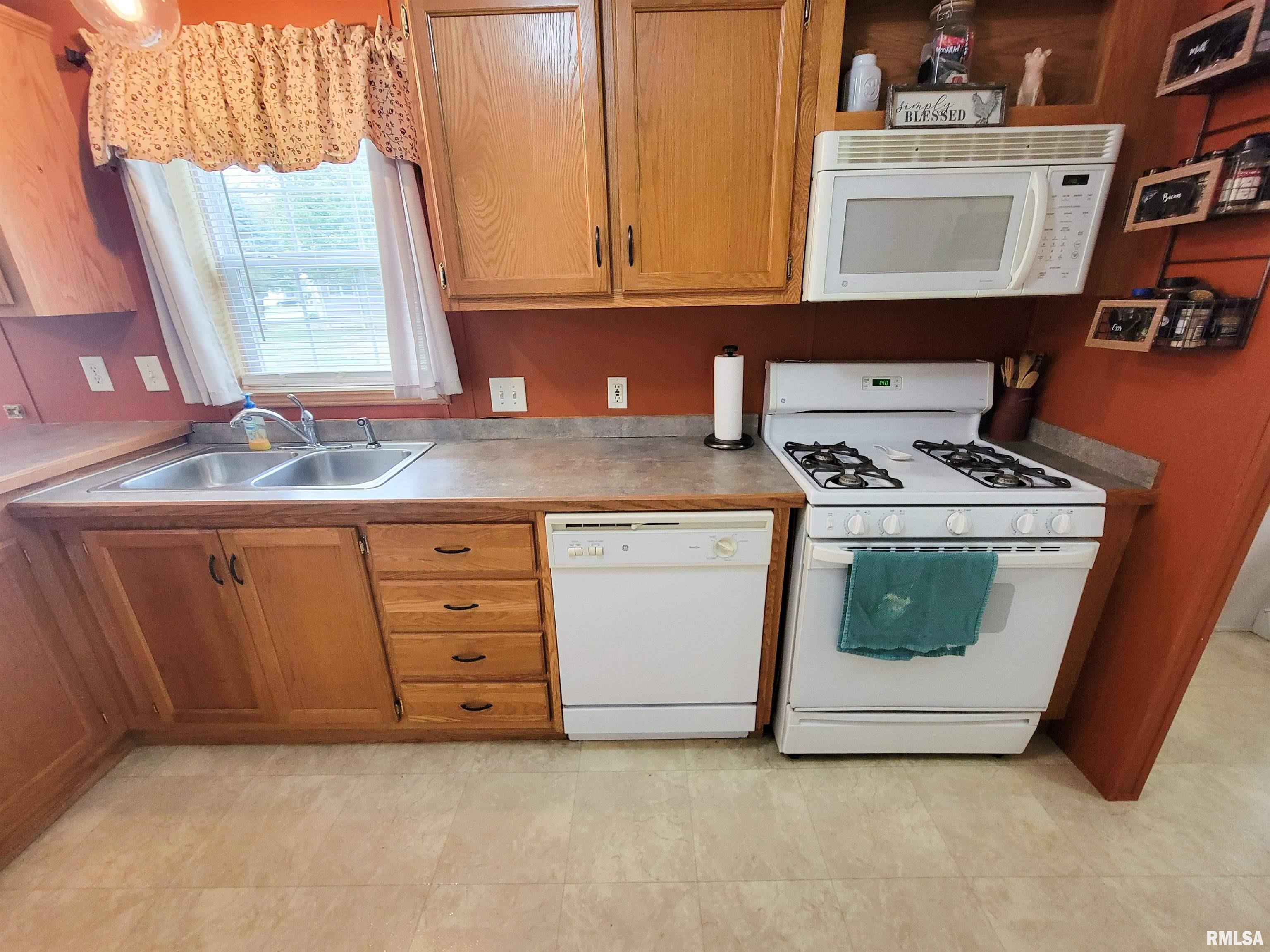 345 Flora Avenue Flora, IL 62839 - Photo 31 of 59