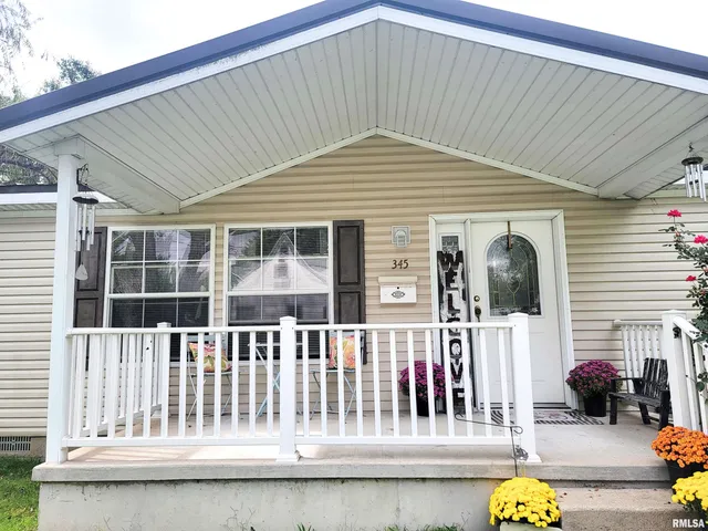 $90,000 | 345 Flora Avenue, Flora, IL 62839