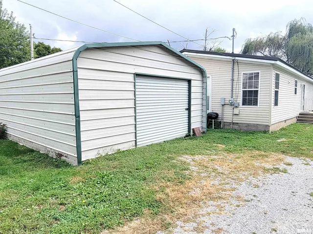 $90,000 | 345 Flora Avenue, Flora, IL 62839