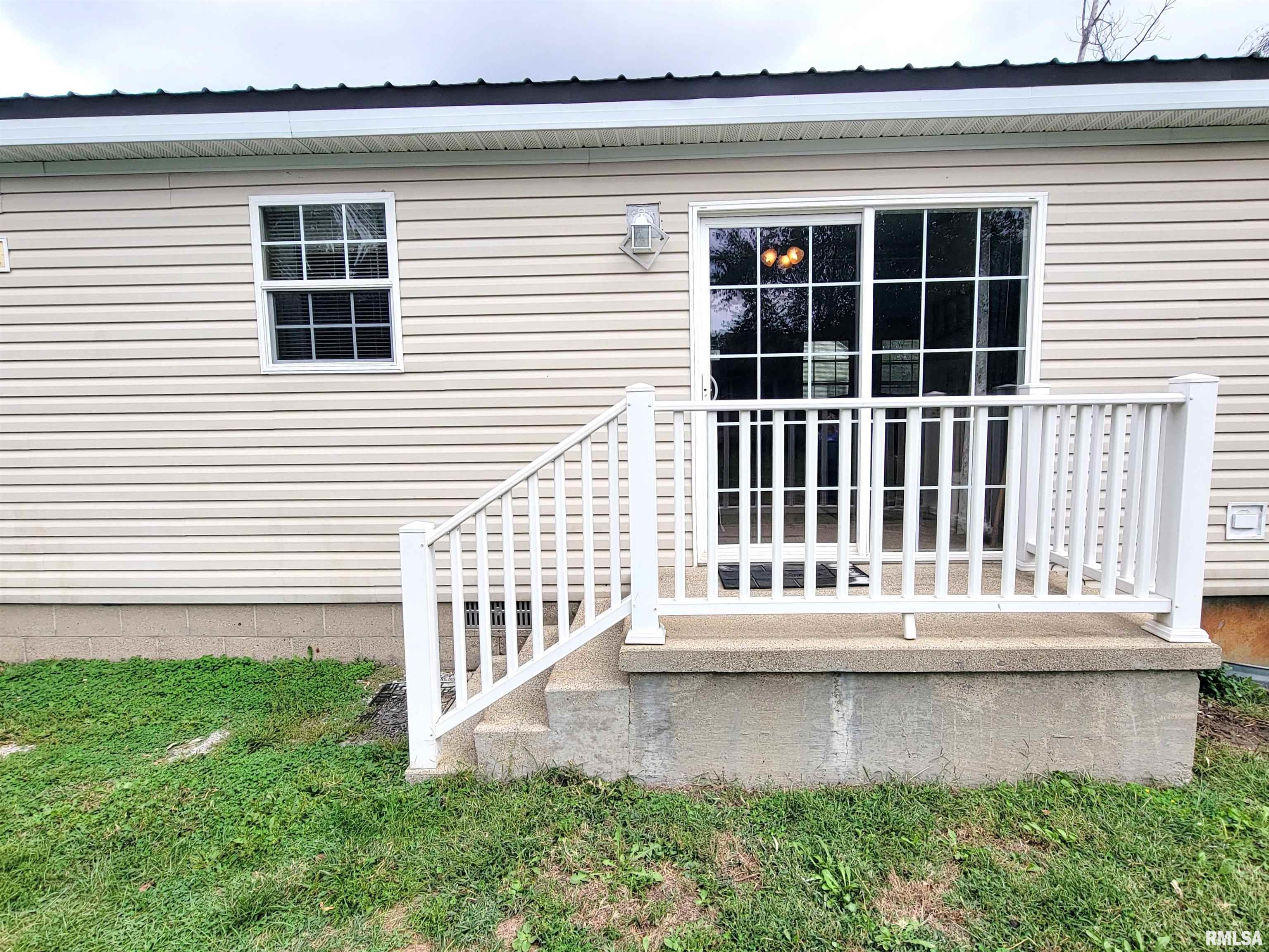 345 Flora Avenue Flora, IL 62839 - Photo 9 of 59