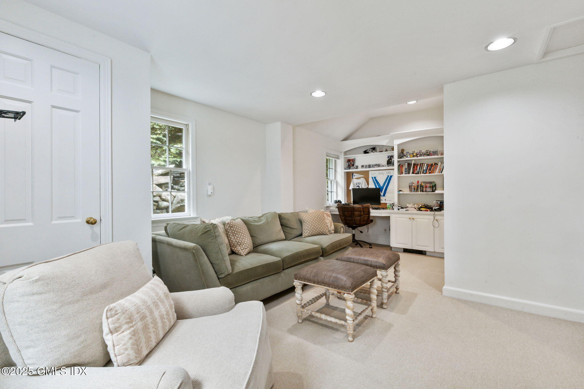 160 Stanwich Road Greenwich, CT 06830 - Photo 17 of 27 34-web-or-mls-160-stanwich-rd