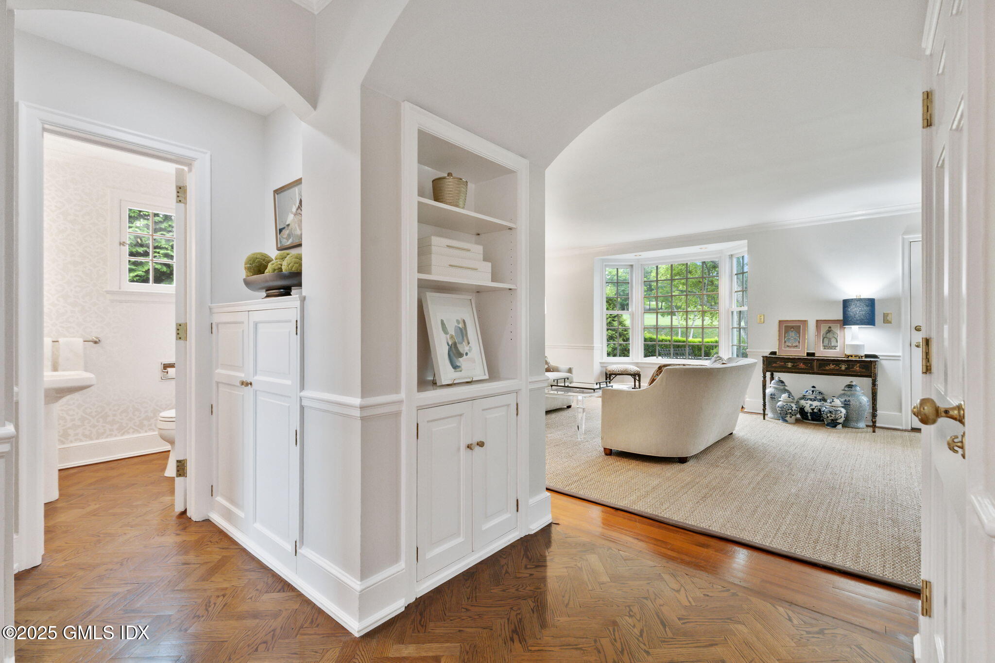 160 Stanwich Road Greenwich, CT 06830 - Photo 7 of 27 8-web-or-mls-160-stanwich-rd