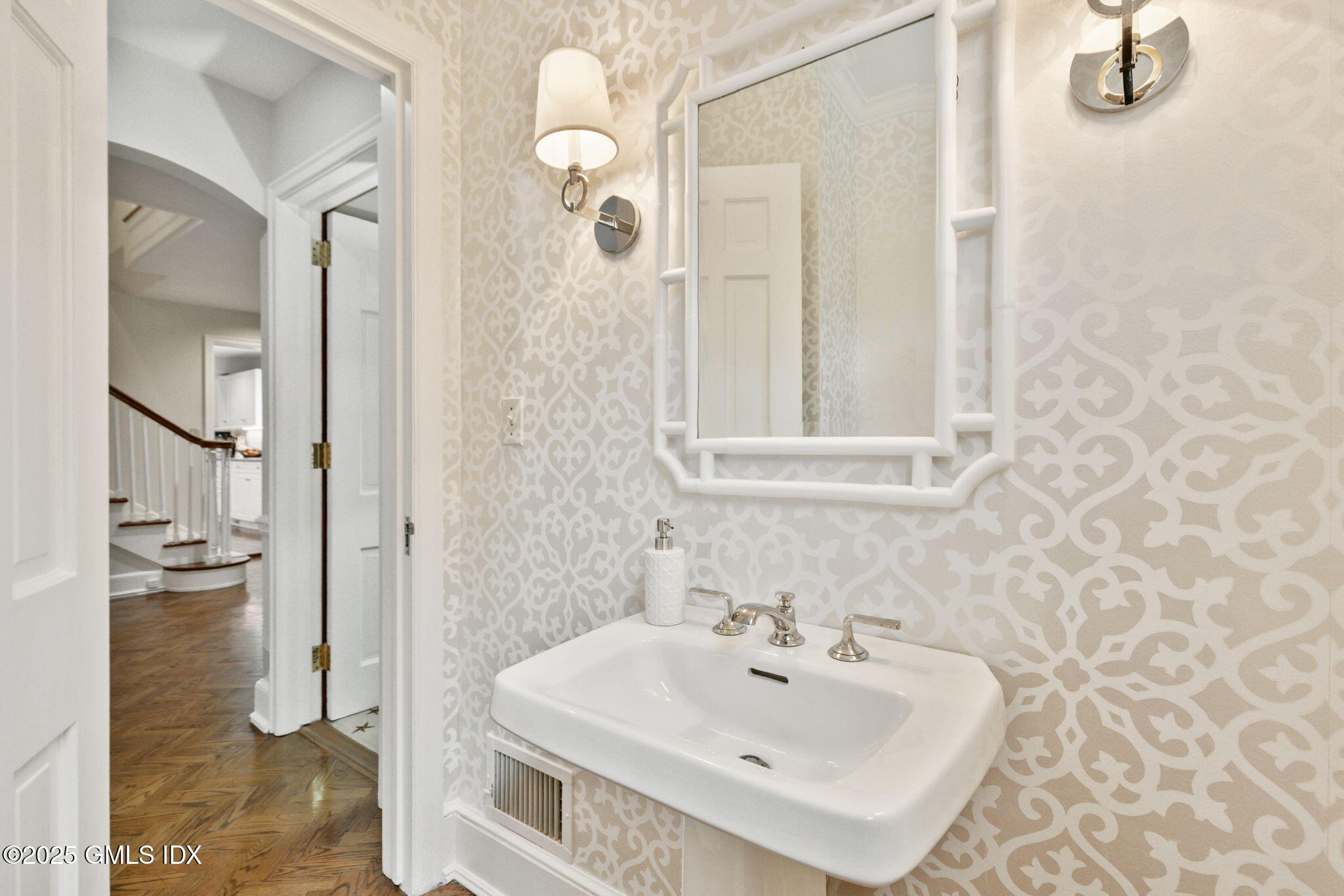 160 Stanwich Road Greenwich, CT 06830 - Photo 8 of 27 9-web-or-mls-160-stanwich-rd