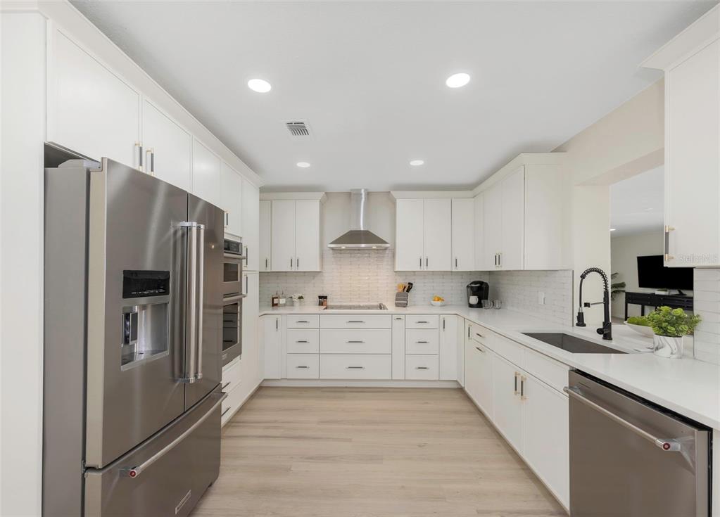 11419 47th Avenue North St. Petersburg, FL 33708 - Photo 25 of 94