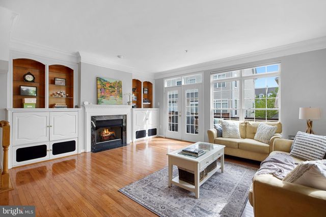 $825,000 | 152 Martin Lane, Alexandria, VA 22304