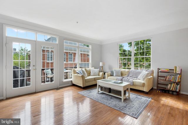 $825,000 | 152 Martin Lane, Alexandria, VA 22304