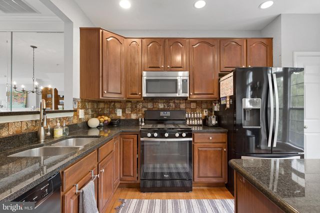 $825,000 | 152 Martin Lane, Alexandria, VA 22304