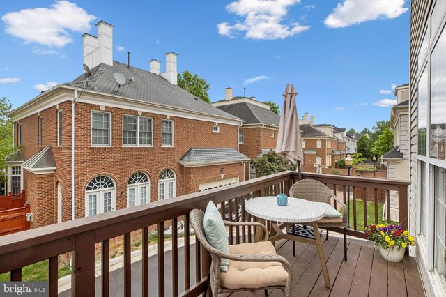 $825,000 | 152 Martin Lane, Alexandria, VA 22304