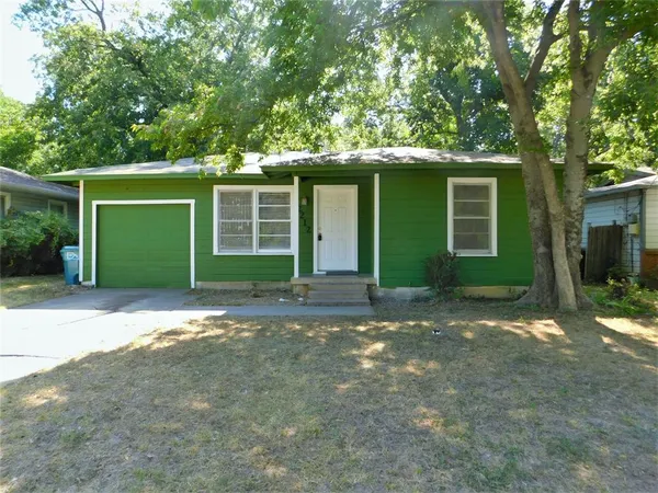$1,595 | 2212 Denison Street, Denton, TX 76201