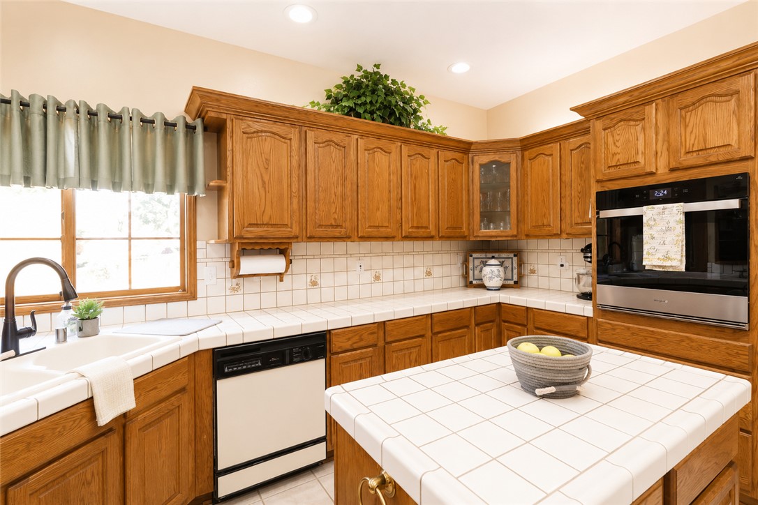 1299 Mustang Springs Road Kingman, AZ 86401 - Photo 12 of 54
