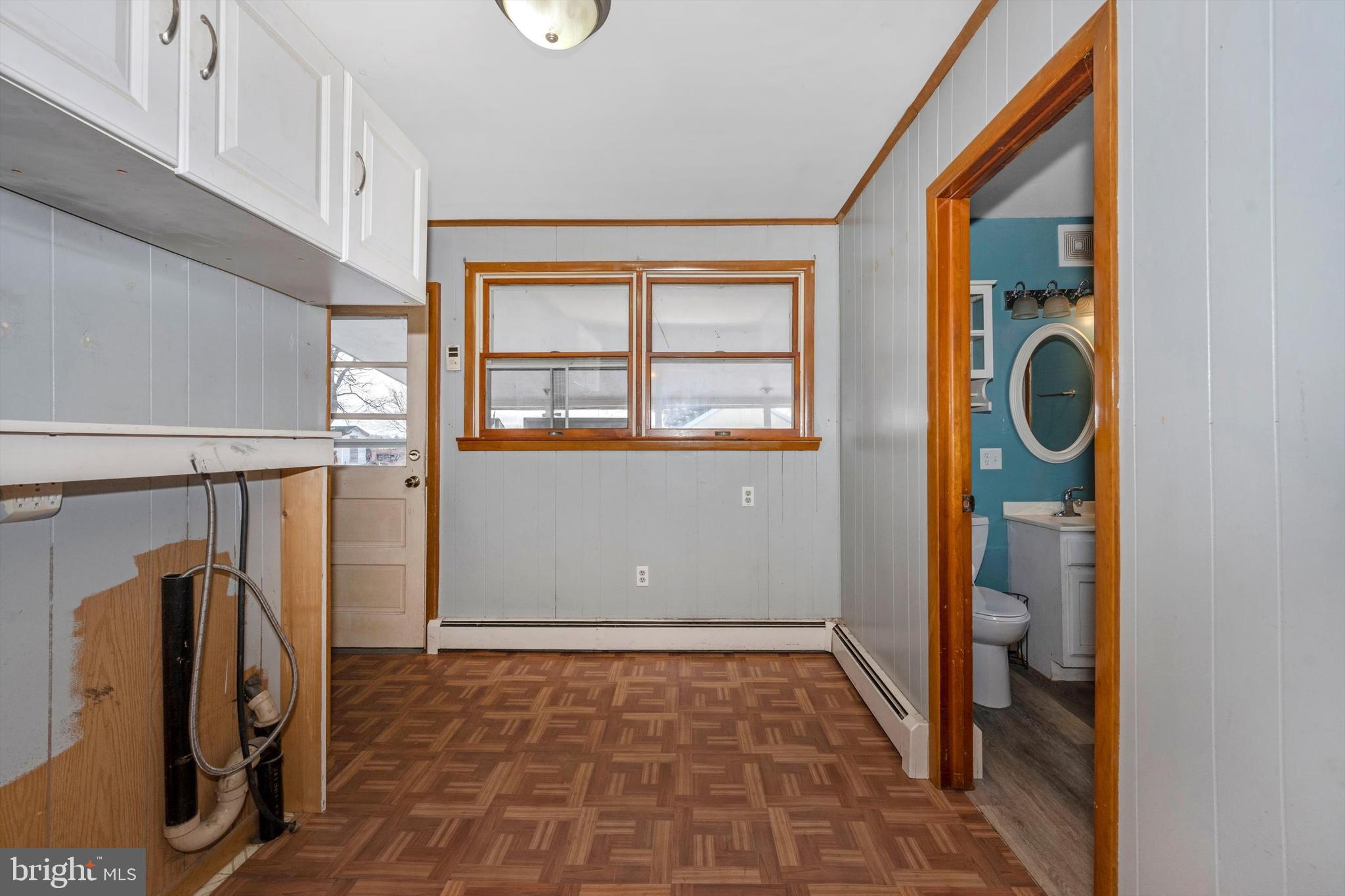 11027 Powell Road Thurmont, MD 21788 - Photo 24 of 60 Laundry/Mud Room