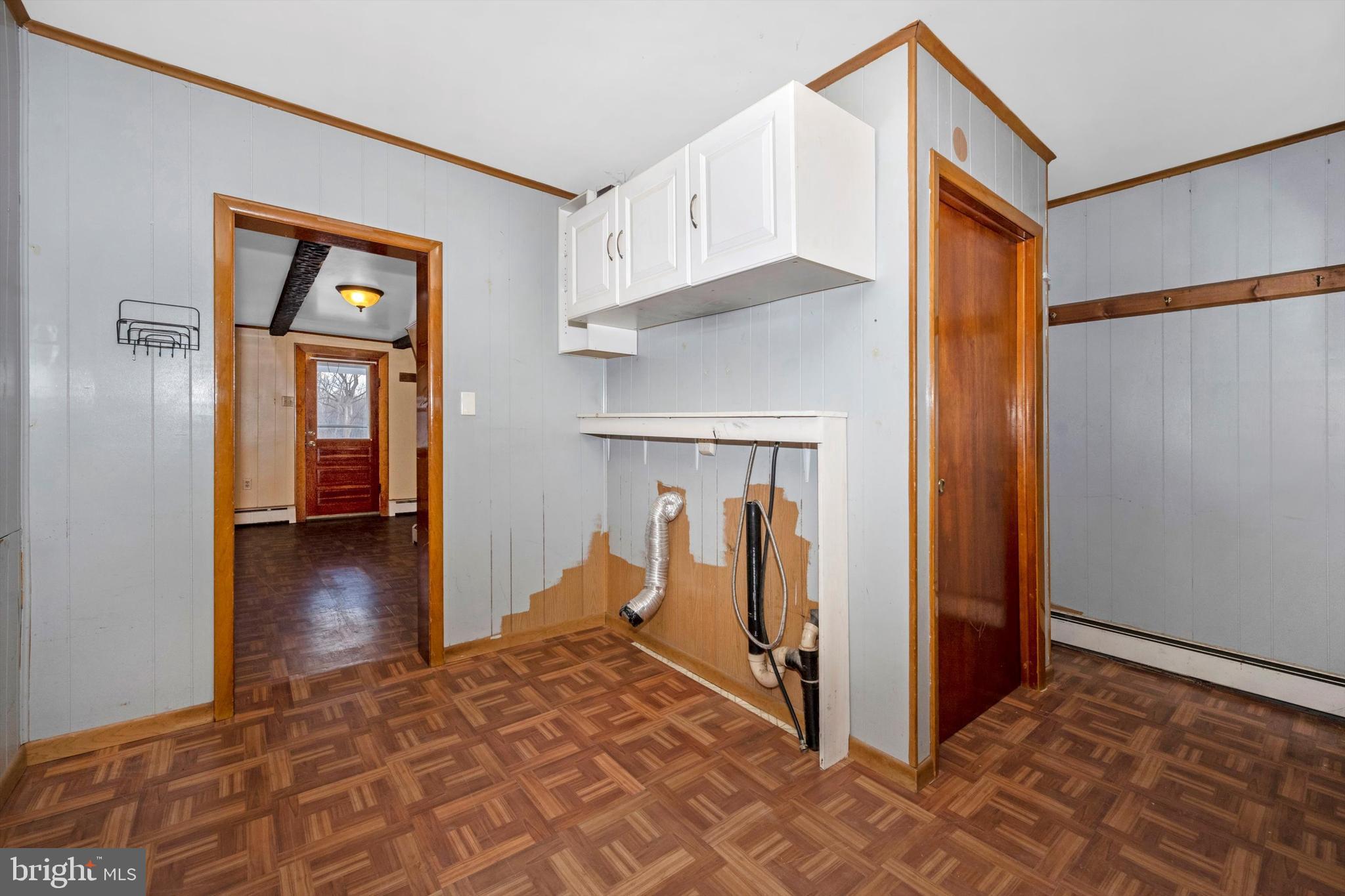 11027 Powell Road Thurmont, MD 21788 - Photo 26 of 60 Laundry/Mud room