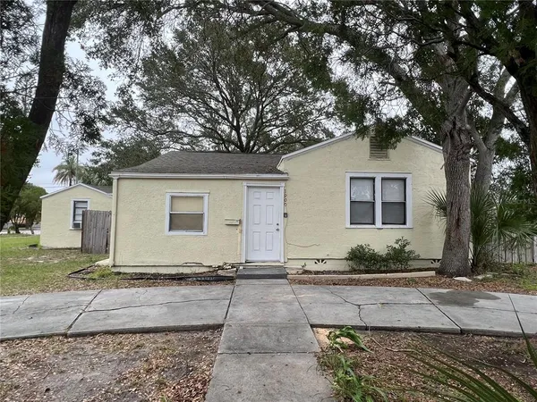 $2,600 | 1900 19th Street South, St. Petersburg, FL 33712