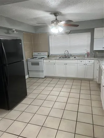 $2,600 | 1900 19th Street South, St. Petersburg, FL 33712