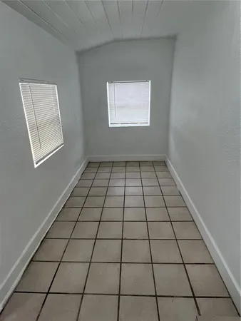 $2,600 | 1900 19th Street South, St. Petersburg, FL 33712