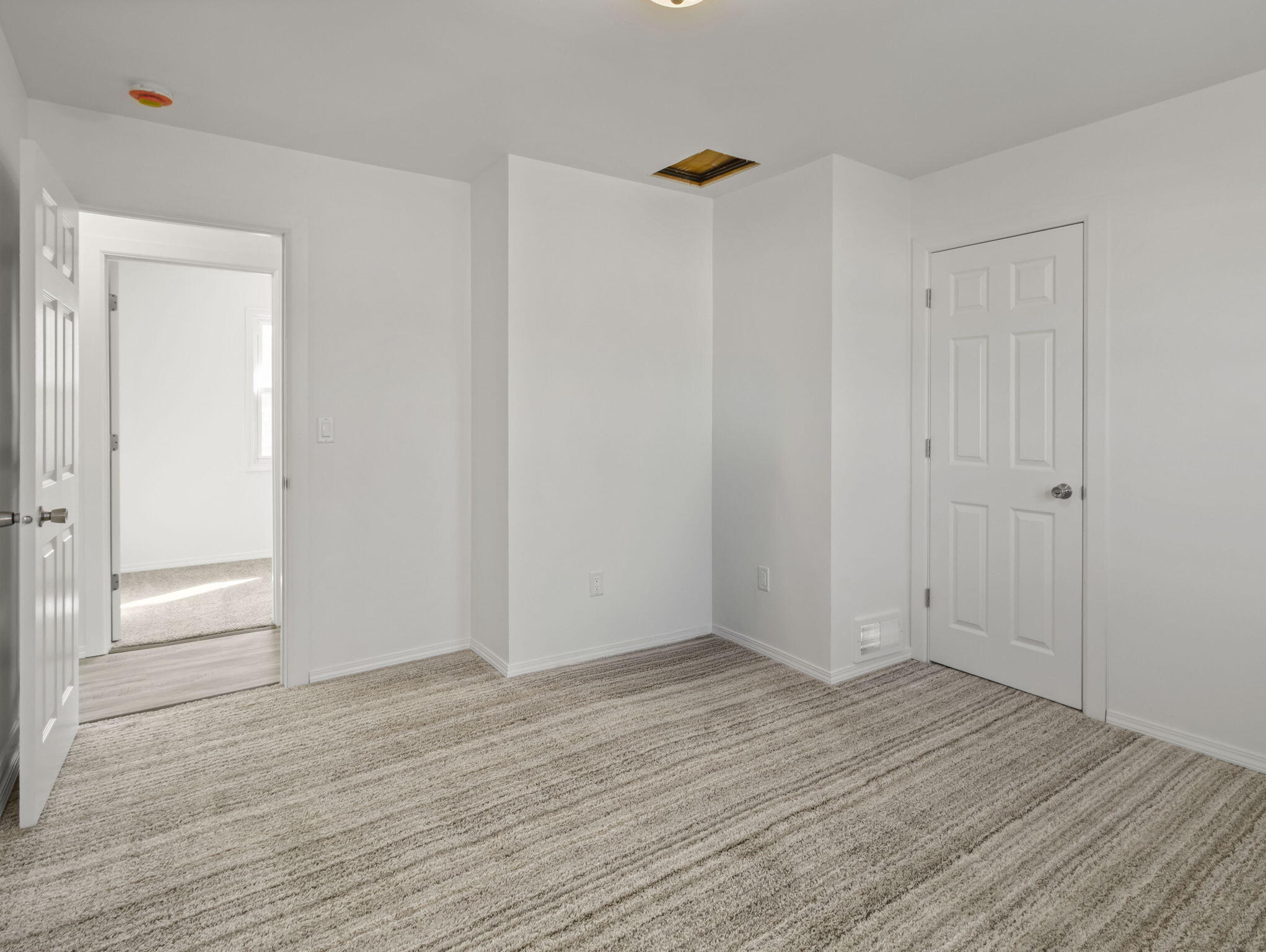 4860 North 20th Street Milwaukee, WI 53209 - Photo 29 of 35 28-web-or-mls-IMG_5098