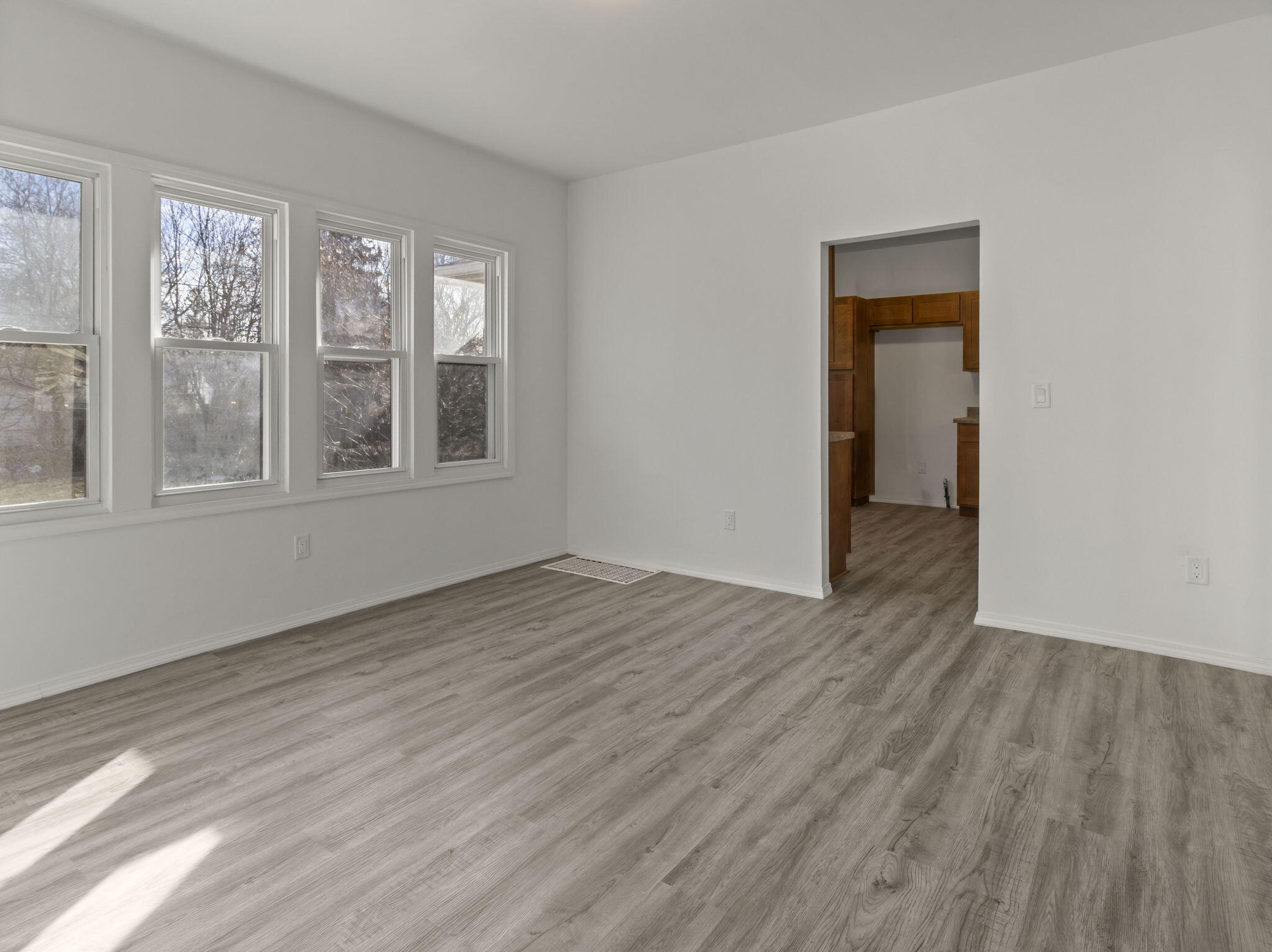 4860 North 20th Street Milwaukee, WI 53209 - Photo 7 of 35 10-web-or-mls-IMG_5044