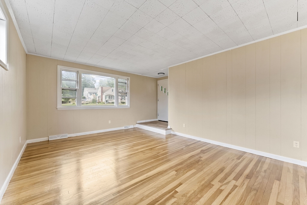 408 Tiffany Street Springfield, MA 01108 - Photo 9 of 42 Gallery Image 9