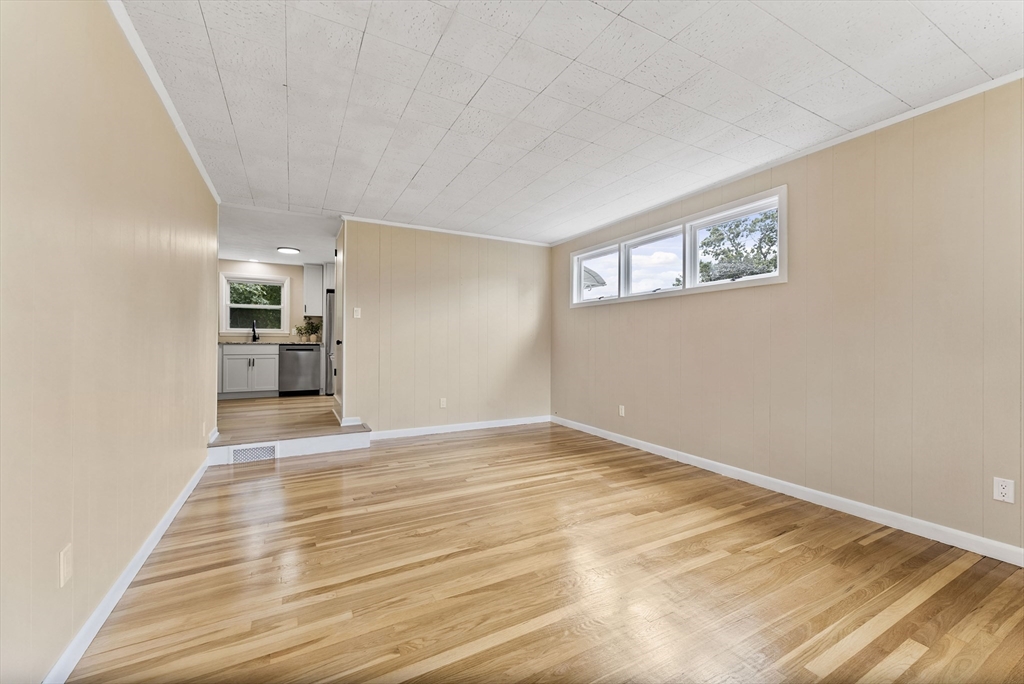 408 Tiffany Street Springfield, MA 01108 - Photo 10 of 42 Gallery Image 10
