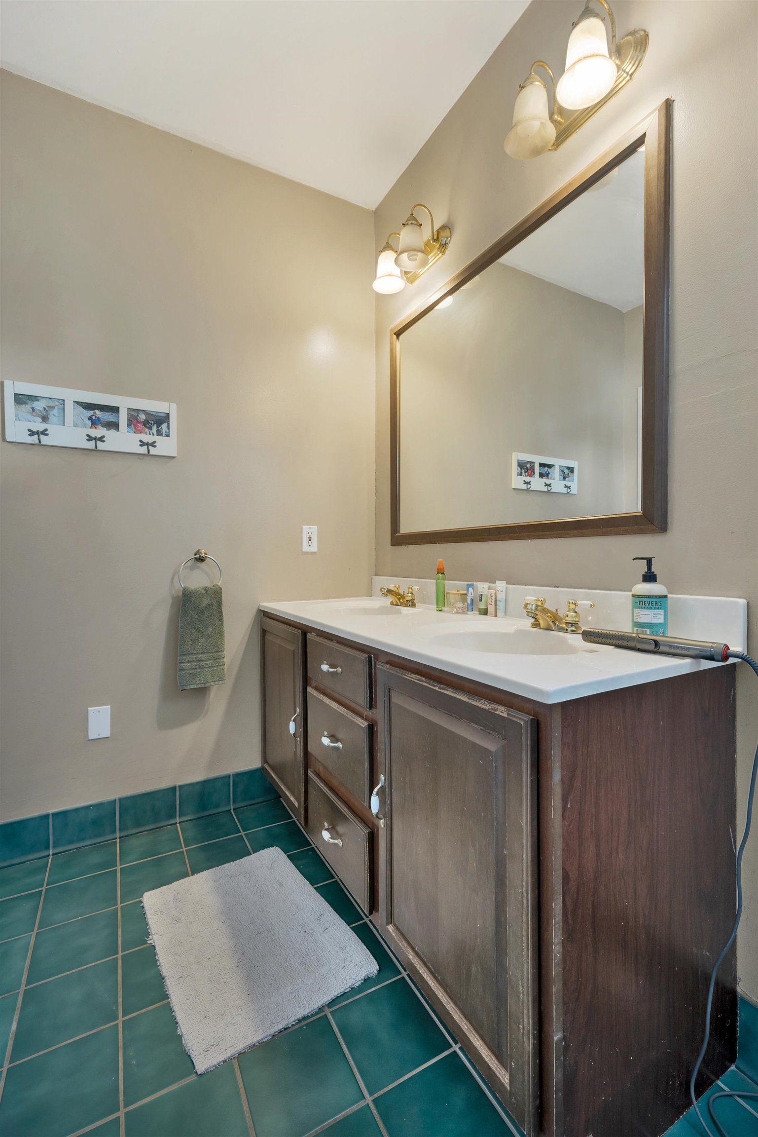 69 Cheney Street Franklin, NH 03235 - Photo 33 of 44