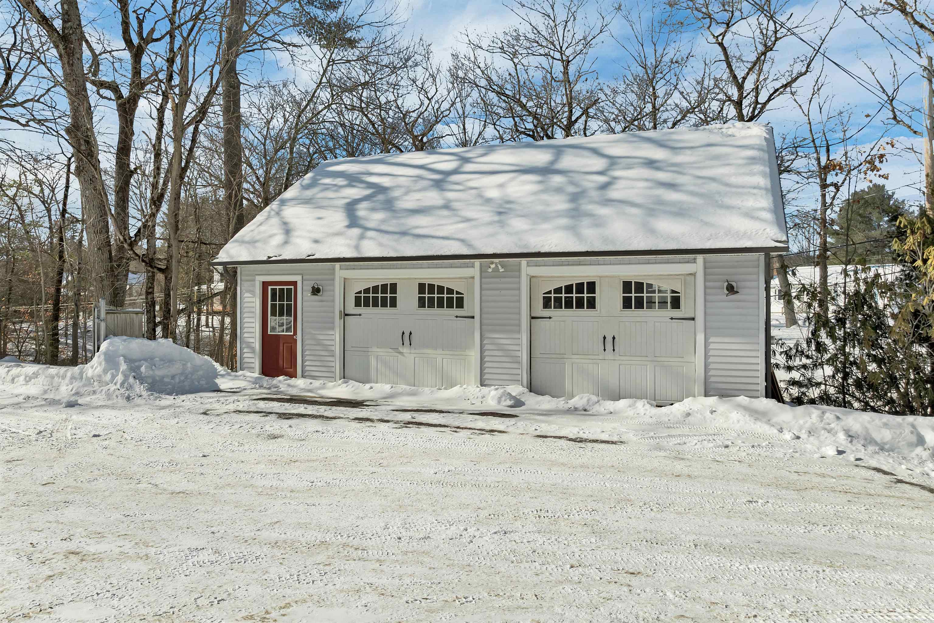 69 Cheney Street Franklin, NH 03235 - Photo 5 of 44