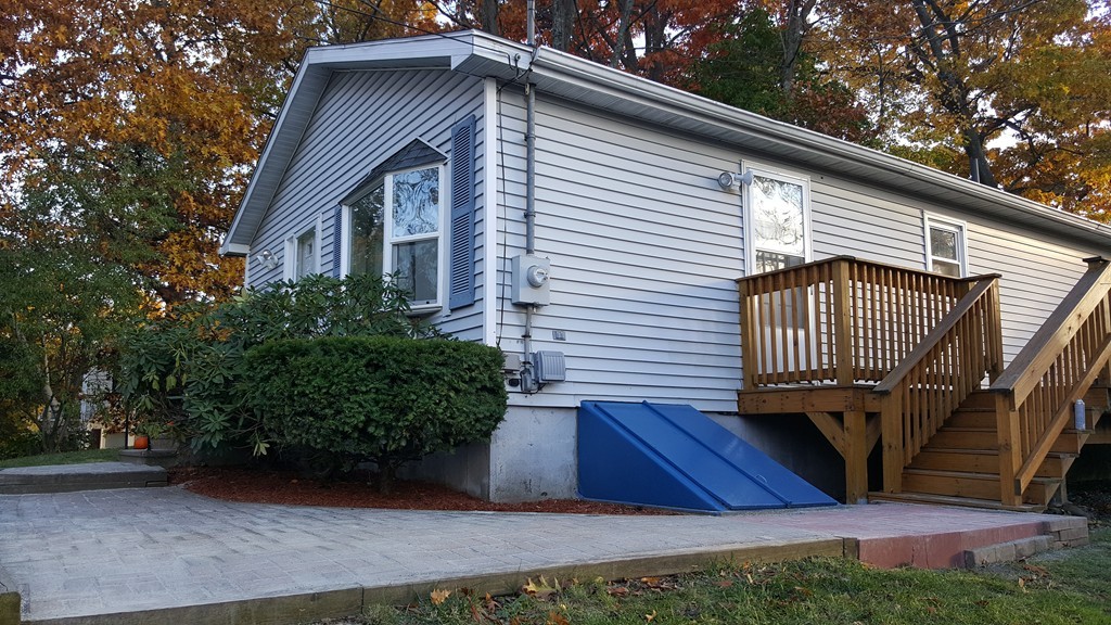 7 Hunnewell Road Worcester, MA 01606 - Photo 2 of 29 Gallery Image 2