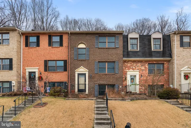 $375,000 | 23 Oak Shadows Court, Baltimore, MD 21228