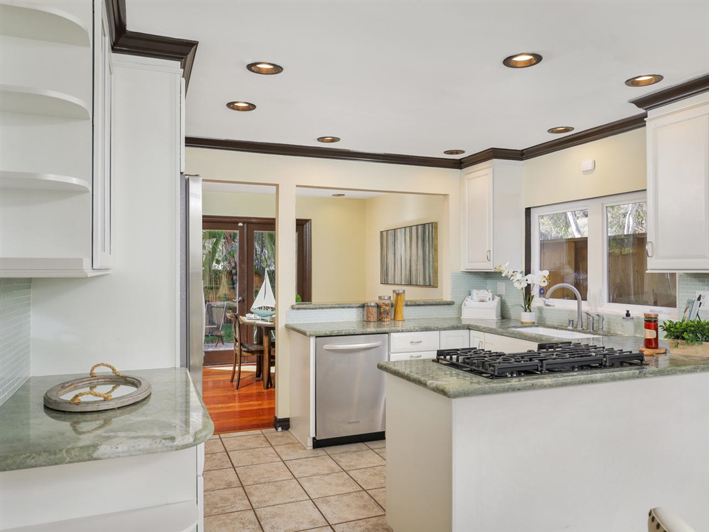 2791 Woodwind Road Carlsbad, CA 92008 - Photo 9 of 25 Gallery Image 9