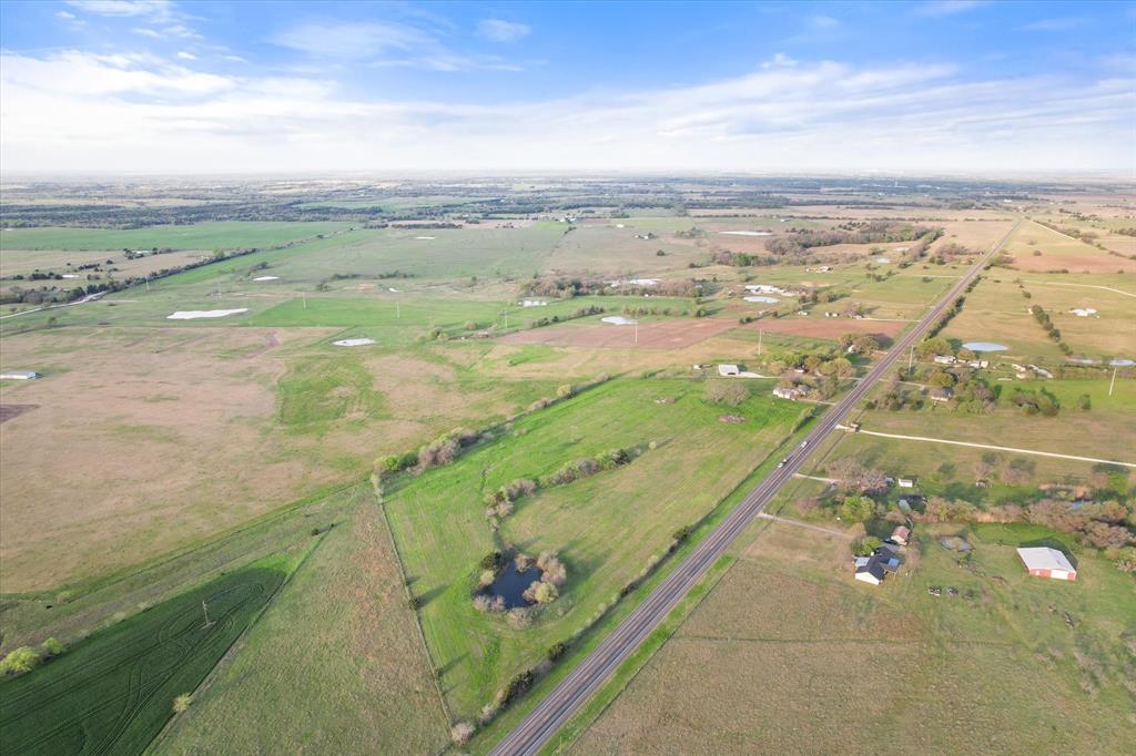 22 West Highway 22 Barry, TX 75102 - Photo 3 of 9 a view of an ocean and beach