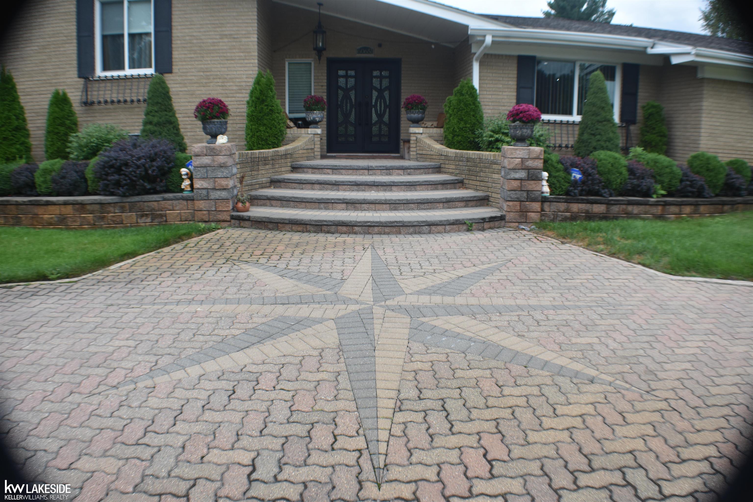 60651 Mound Road Washington, MI 48094 - Photo 9 of 79 50089229-8.JPG