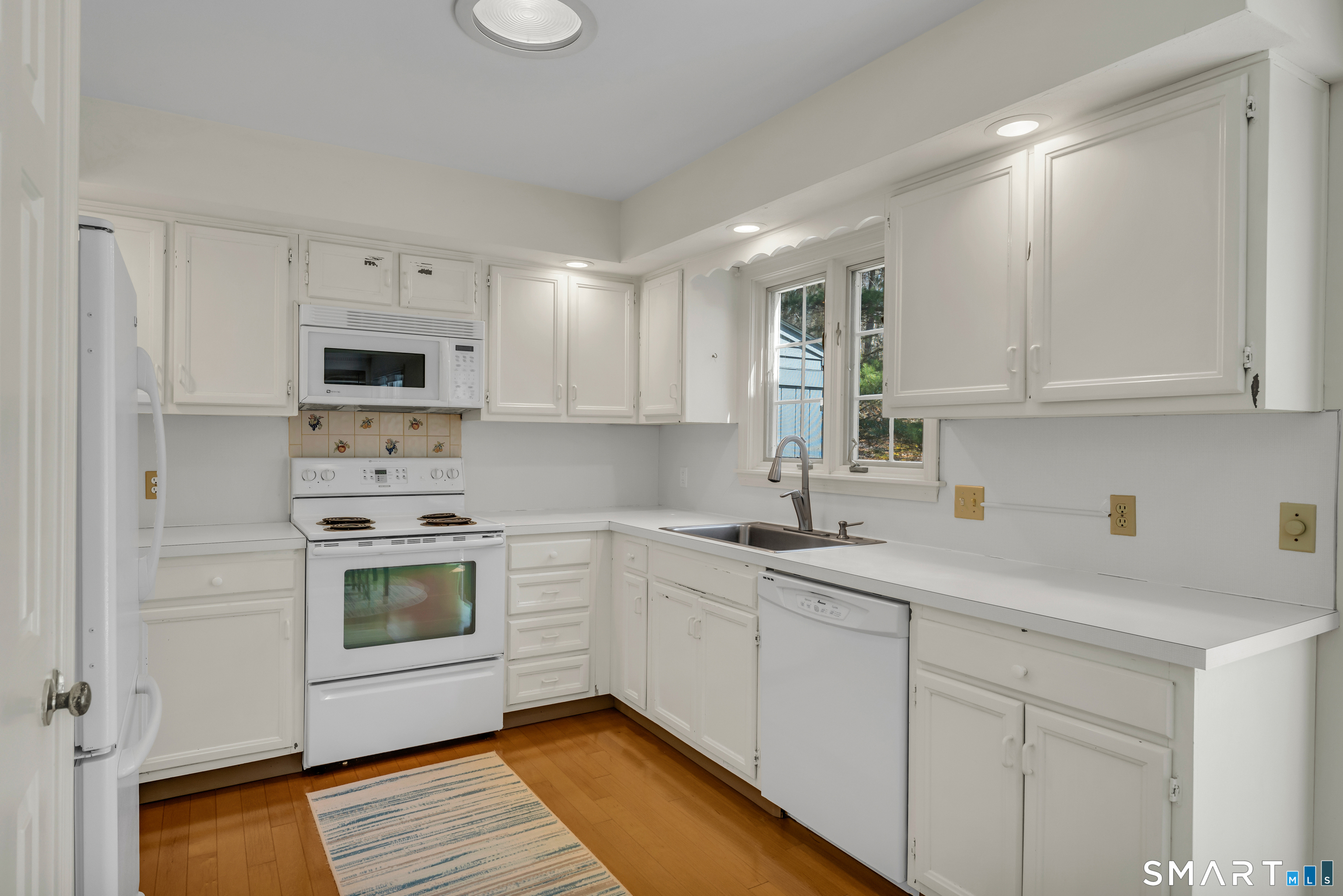 23 Hampshire Road, Unit 23 Madison, CT 06443 - Photo 13 of 39