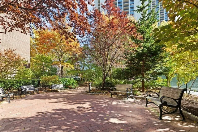 $595,000 | 2 Hawthorne Place, Unit 5H, Boston, MA 02114