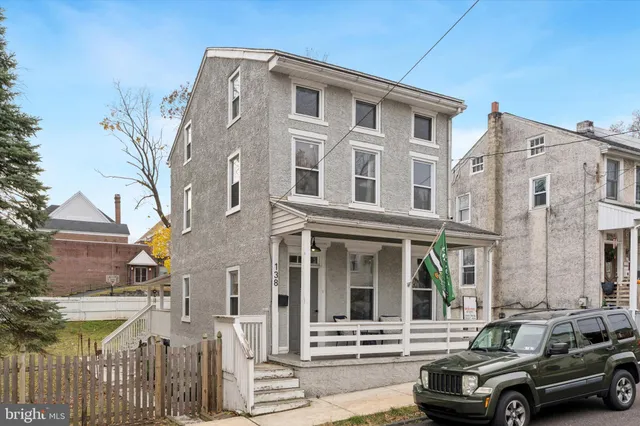 a car parked in front of a building
