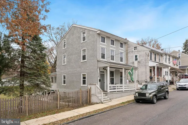 a car parked in front of a building