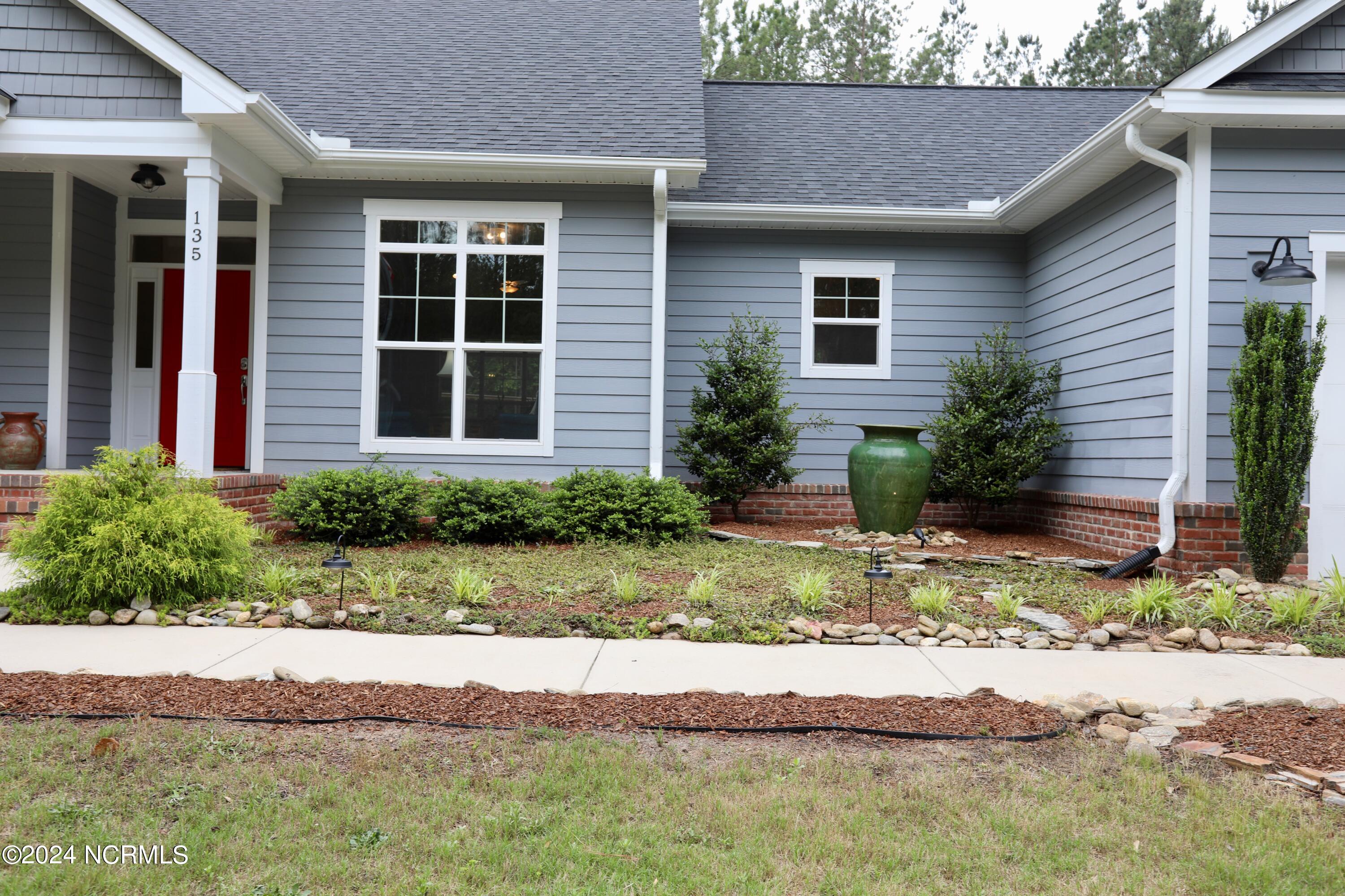 135 Autumn Ridge Lane Aberdeen, NC 28315 - Photo 3 of 78 023A9448