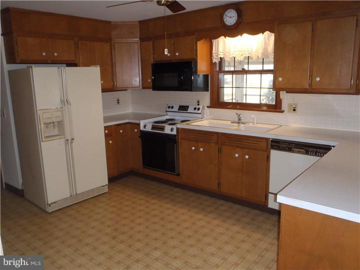 437 Landis Road Harleysville, PA 19438 - Photo 5 of 24 Gallery Image 5