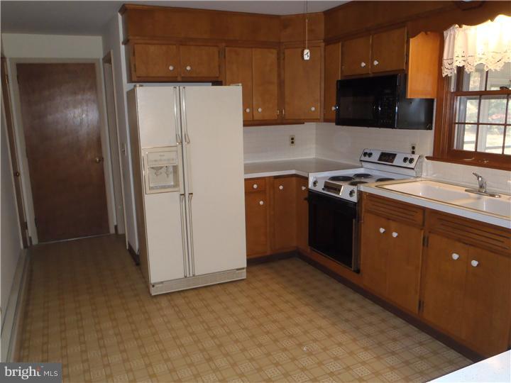 437 Landis Road Harleysville, PA 19438 - Photo 6 of 24 Gallery Image 6
