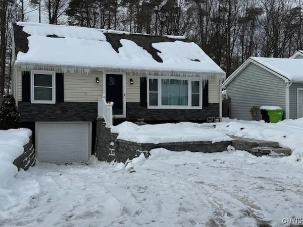 $229,900 | 211 Cleveland Boulevard, Manlius, NY 13066