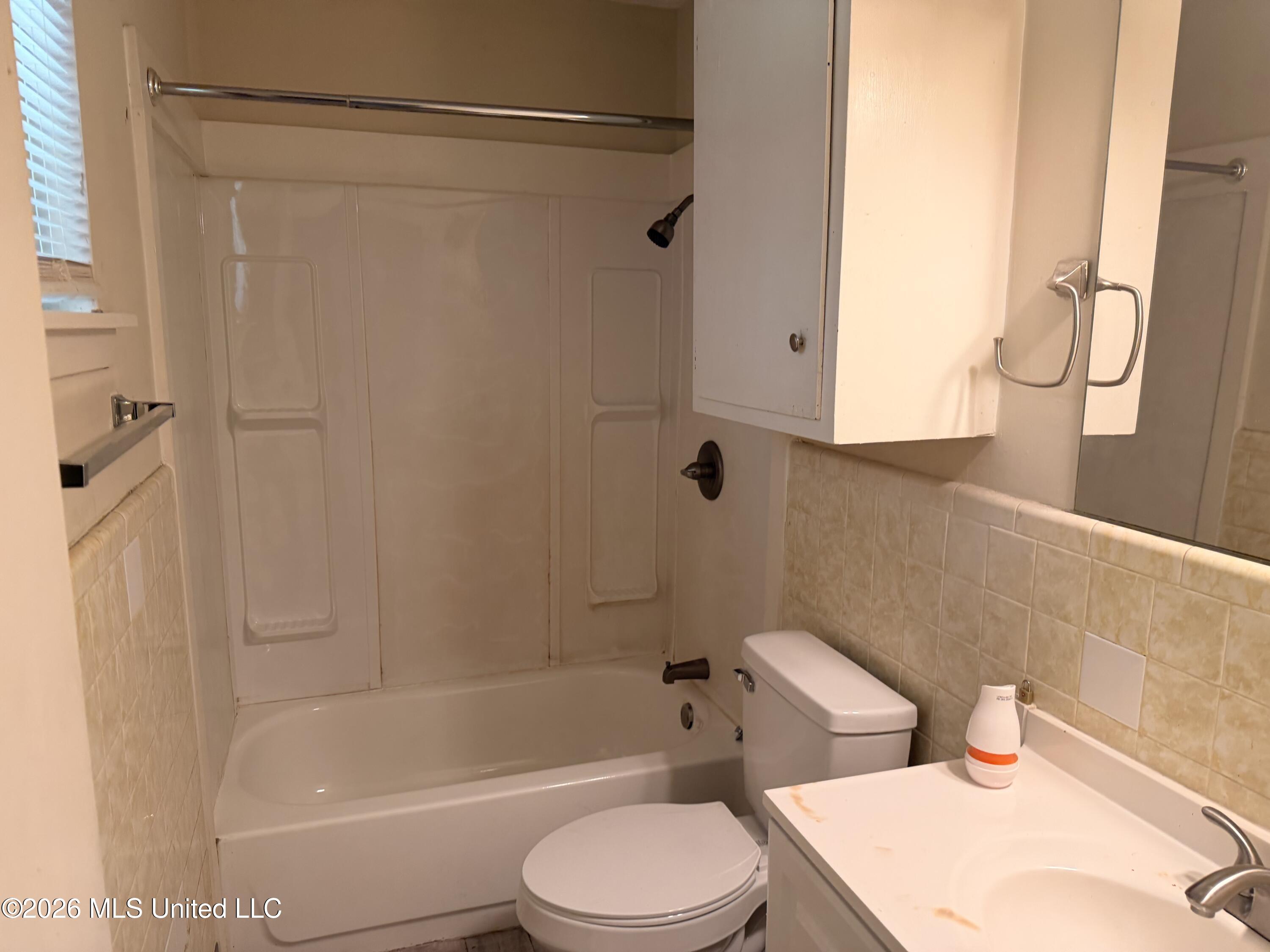 2229 Scanlon Drive Jackson, MS 39204 - Photo 12 of 16 IMG_4820